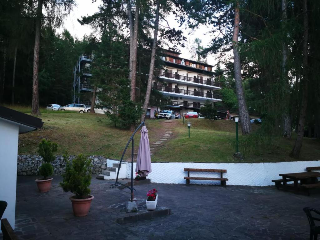 Royal Hotel Paolino Cavareno Exterior foto